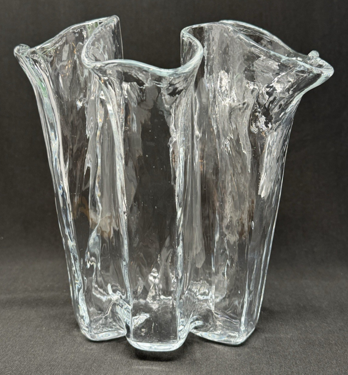 Vintage Eva Muurla Finland Handkerchief Freeform Ruffle Top Glass Vase