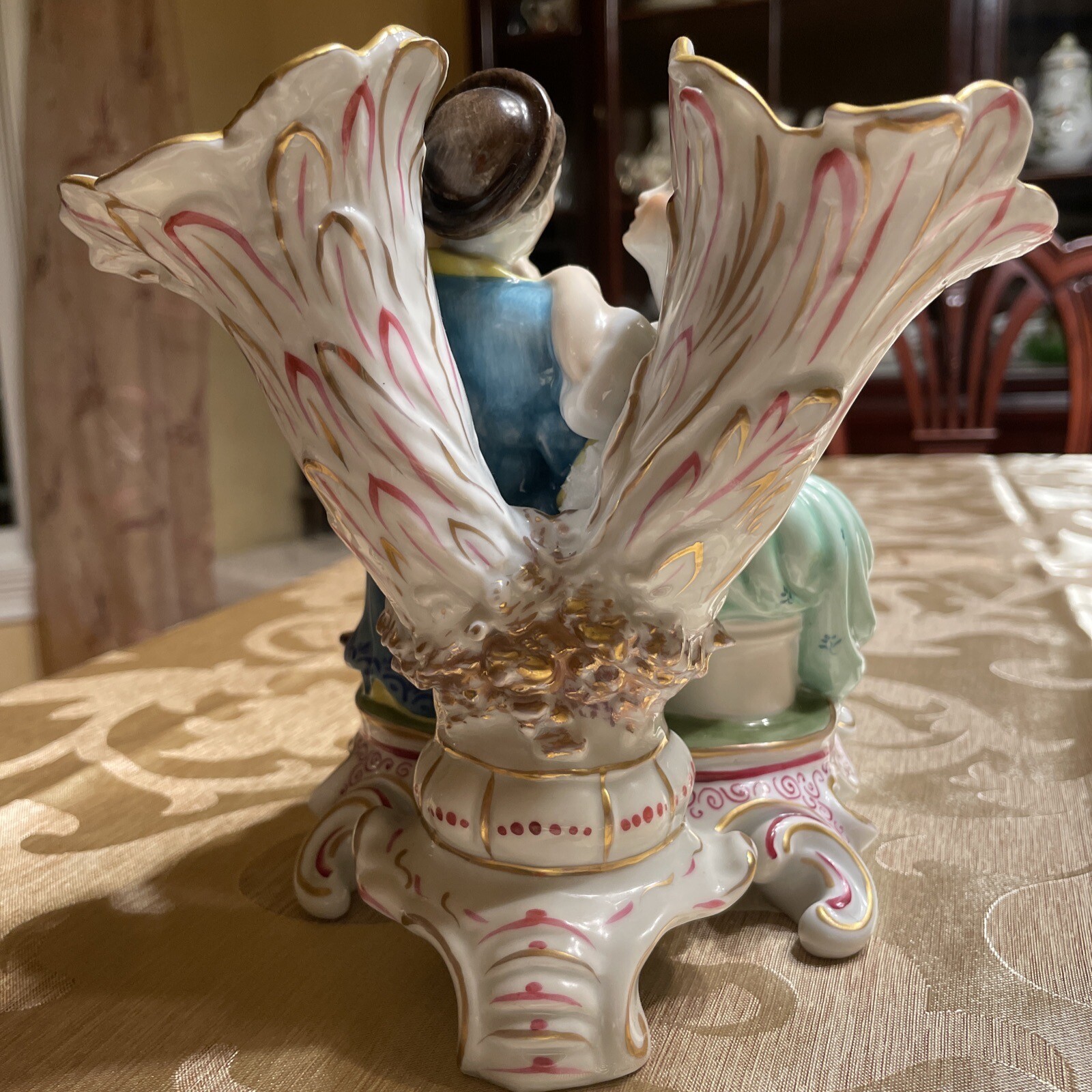 Herend Rococo Style Lovers Holding A Bird front Of A two armed Vase-MINT cond.