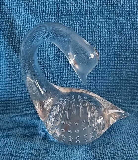 Vintage Swan Clear Art Glass Paperweight Bubbles 1.2lbs