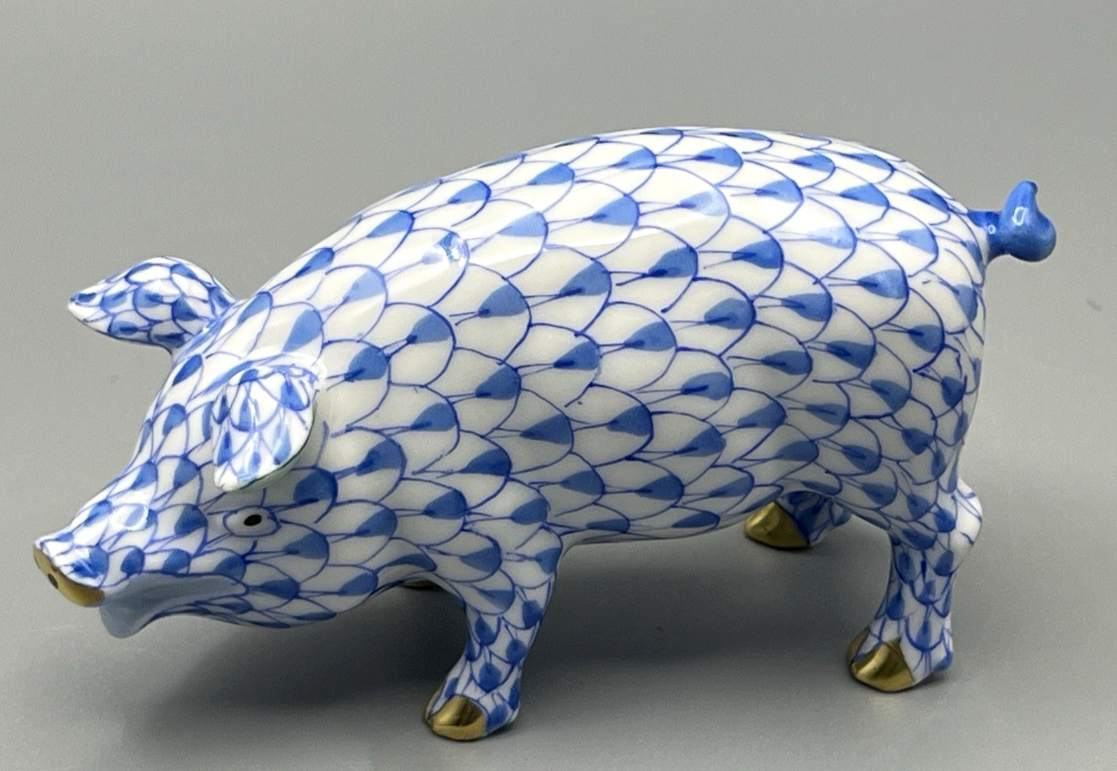 Herend Figurine – Pig – Blue Fishnet