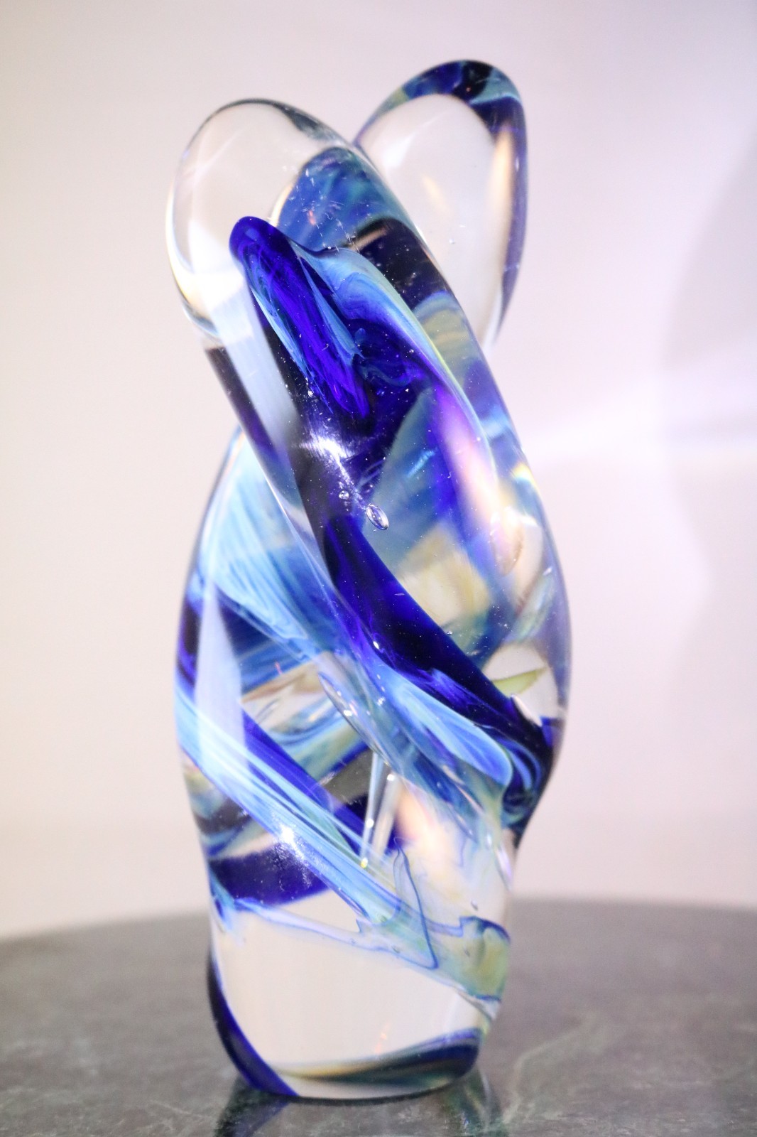 SIGNED ERIC KVARNES Studio Art Glass “Lovers” Sculpture Double Twist Blue Swirl