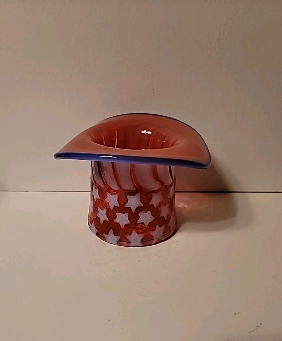 FENTON Art Glass Patriotic Stars & Stripes 2001 Cranberry Opalescent Top Hat 