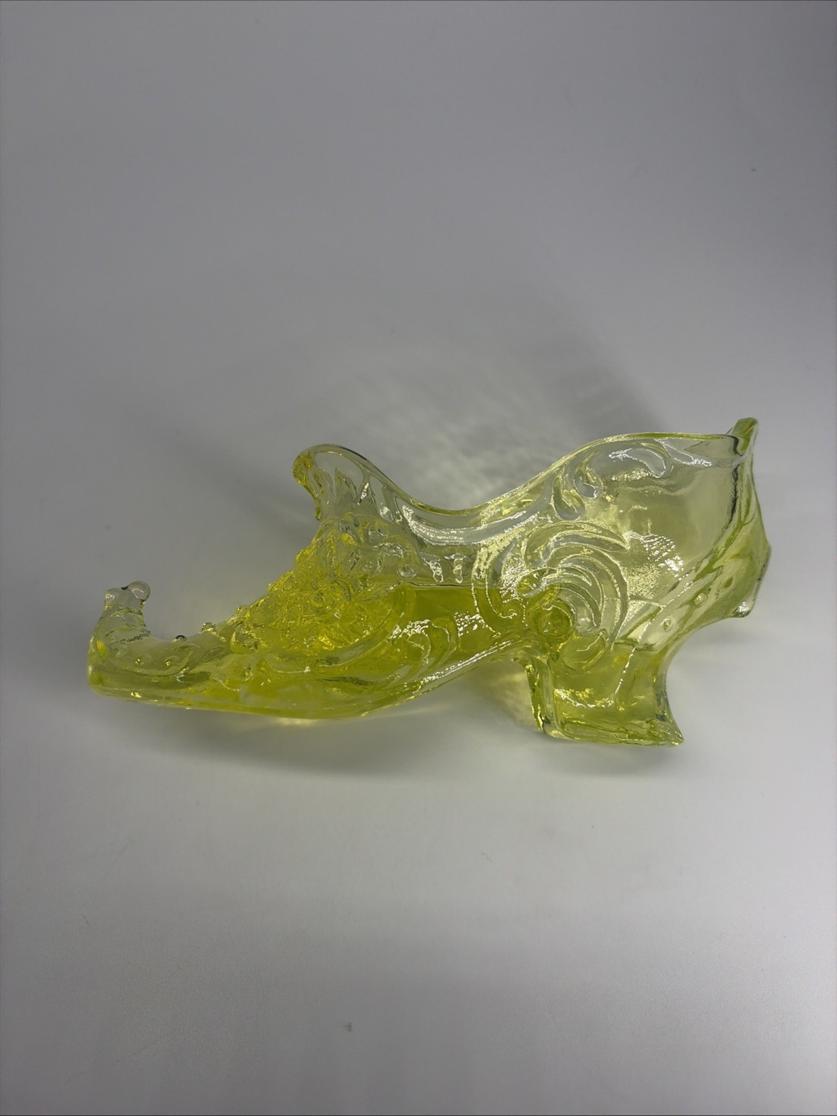 Mosser Topaz Vaseline Uranium Rose Slipper Shoe Figurine 6″ UV Glow VTG