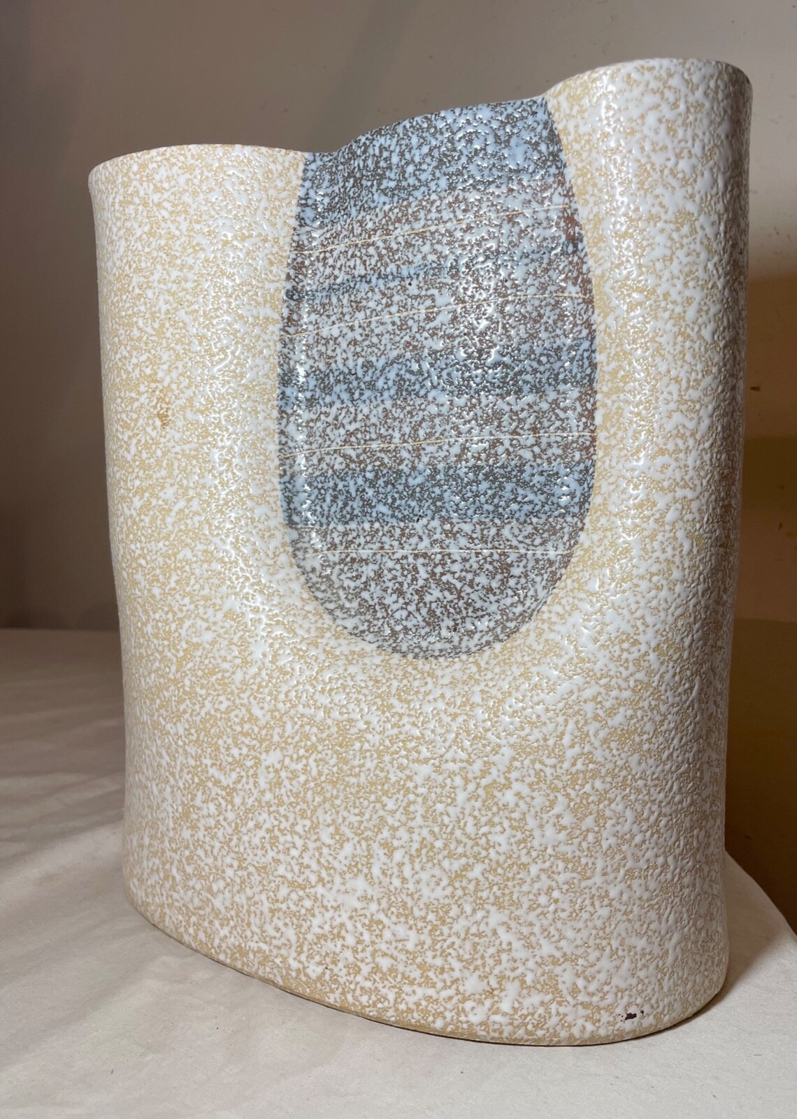 vintage handmade 華平 Warburg Pincus Chinese studio pottery vase sculpture