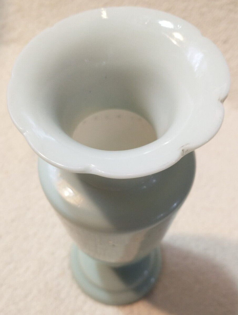 Vintage Green Milk Glass Vase Jade Colored Green Scalloped Top Art A1