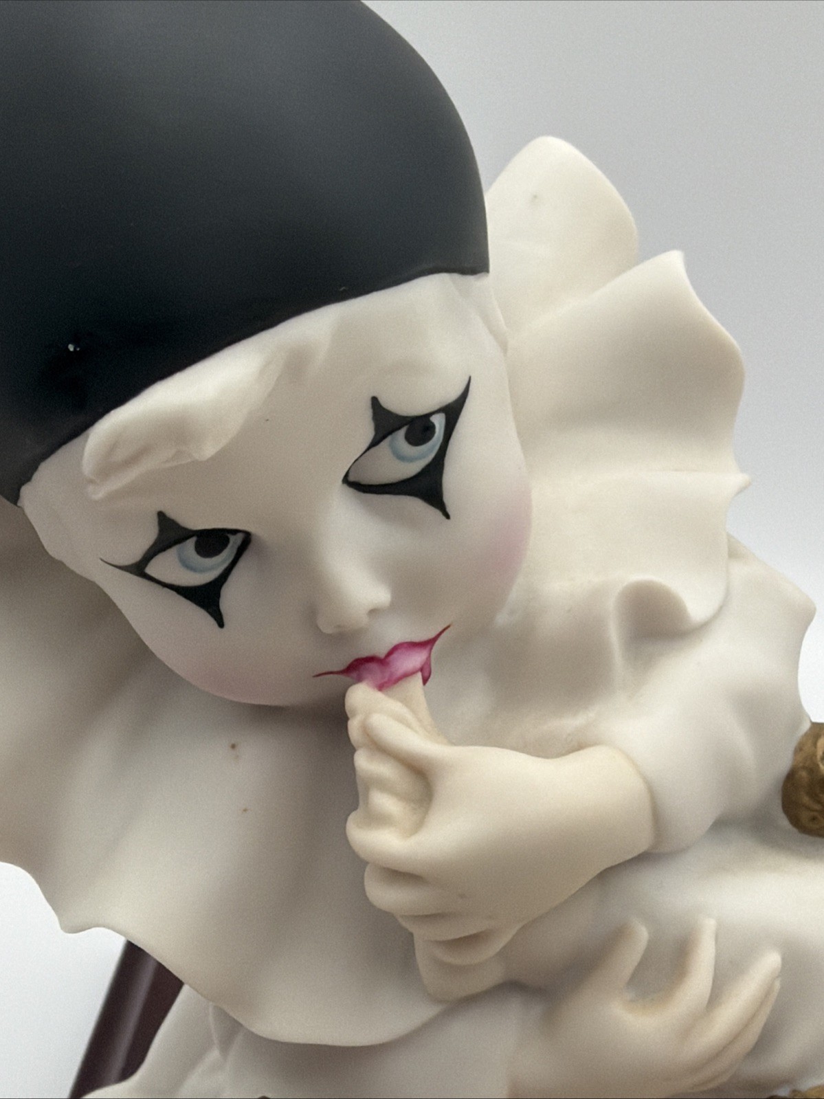 Florence by Giuseppe Armani Porcelain Mime Figurine Hand Painted Matte