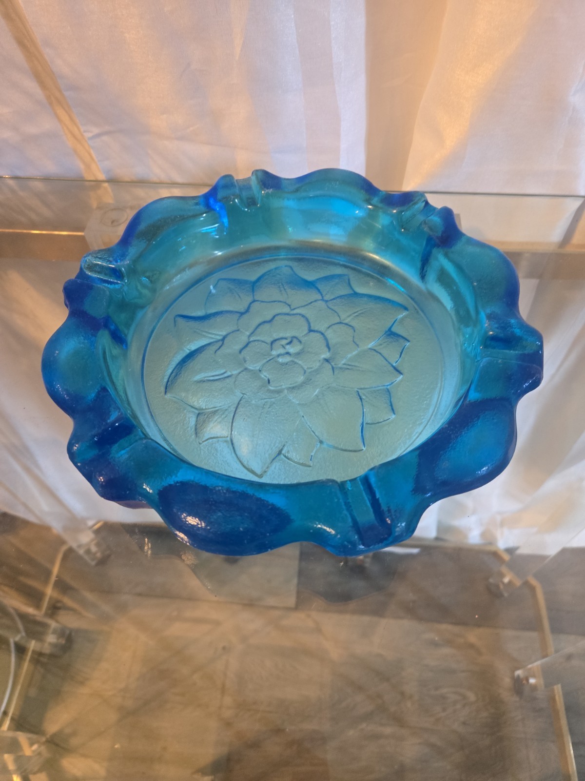 Tiara Horizon Blue Lotus Glass Ash Tray 6 rests 1970’s