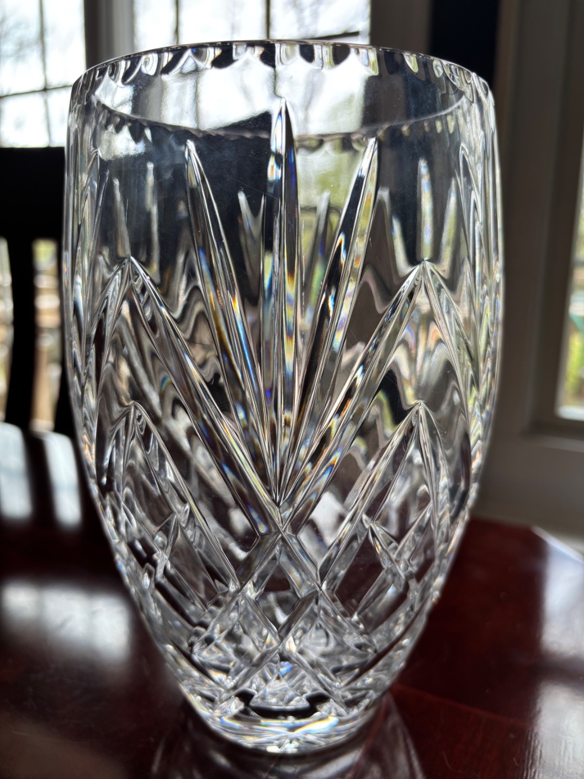 VINTAGE LARGE CRYSTAL CUT GLASS VASE DIAMONDS, X’S AND FAN CUTS 8-5/8″ HIGH