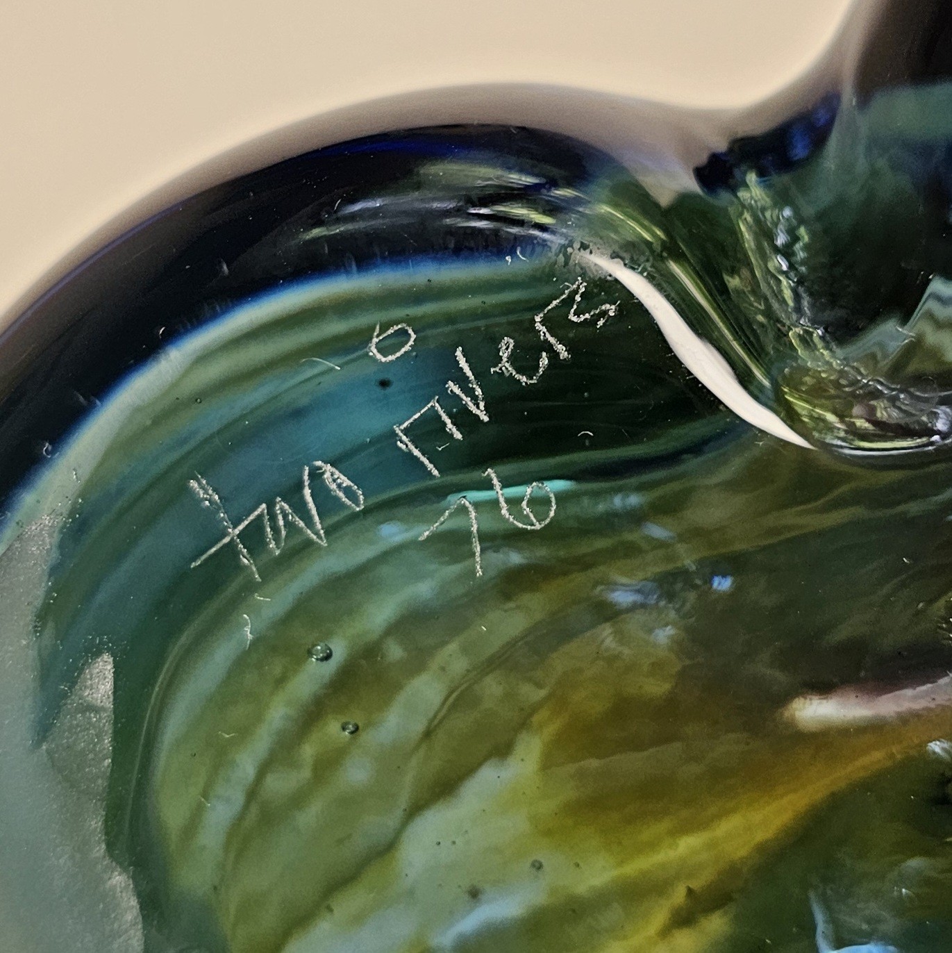 Vintage 1974 Michael Robinson Two Rivers Art Glass Vase Signed Indigenous Artist