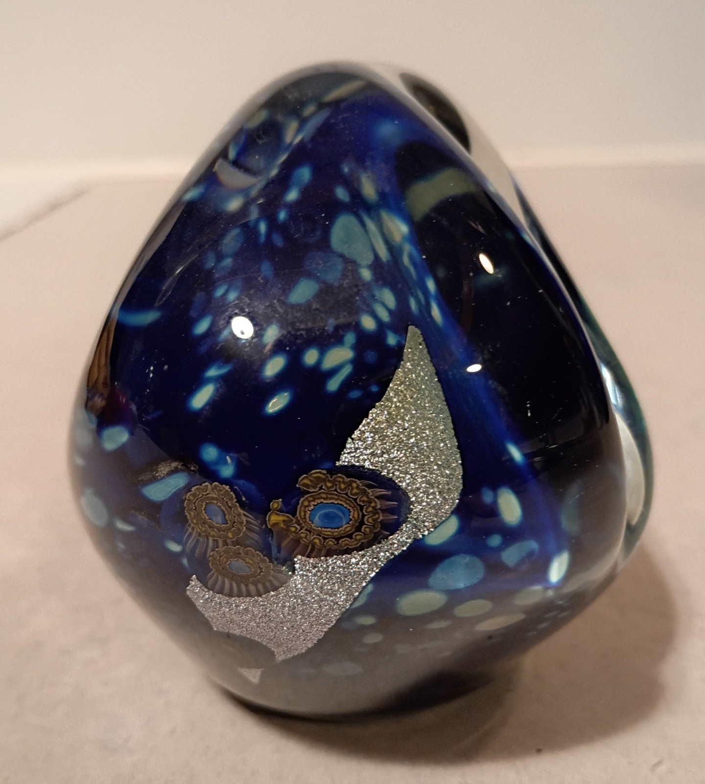 Gorgeous 2001 Signed Robert Eickholt Dichroic Free Form Art Glass Paperweight