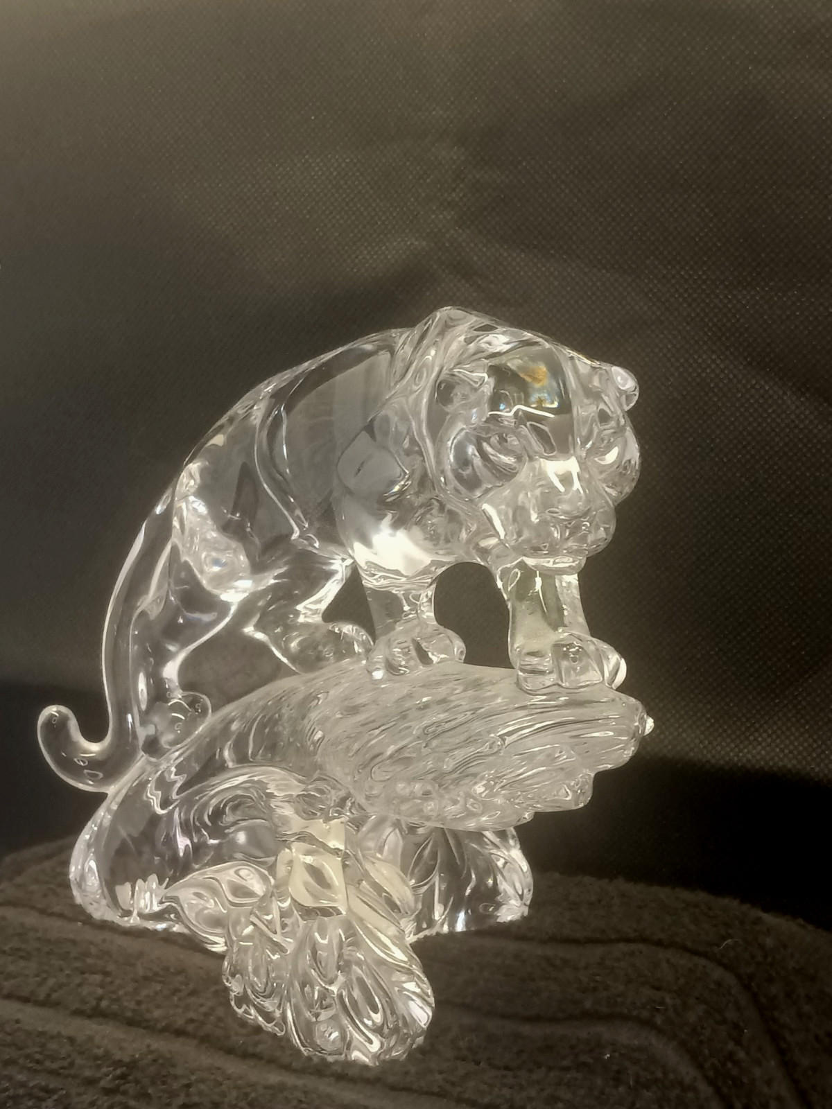 Crystal Jaguar #899 “Wonders of the Wild” 5.25″T x 6.5″L, 24% Lead Crystal (A)