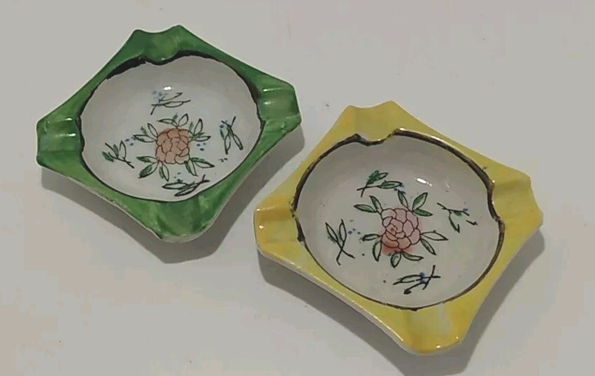 2 Vintage Mini Ceramic Flower Ashtrays 2.75 Inches Made In Japan
