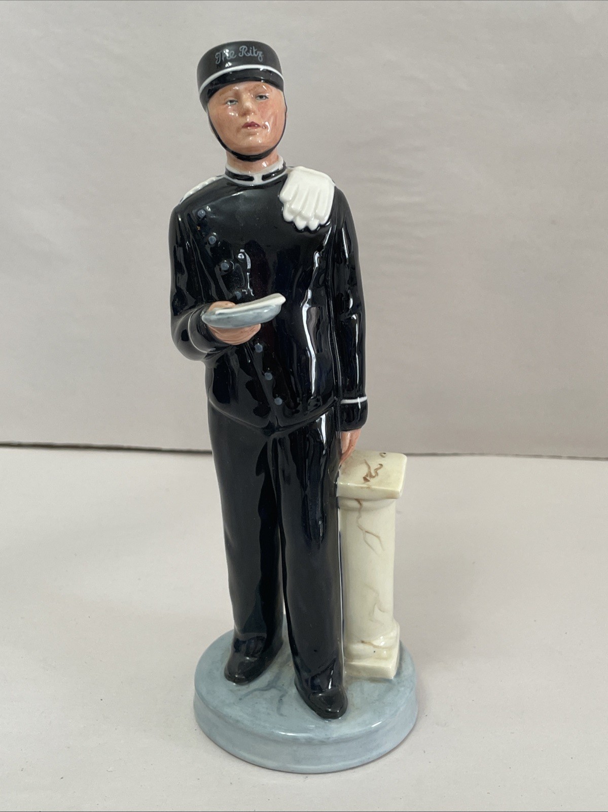 1989-1993 Royal Doulton RITZ BELL BOY Figurine 8″ 20.25cm HN 2772