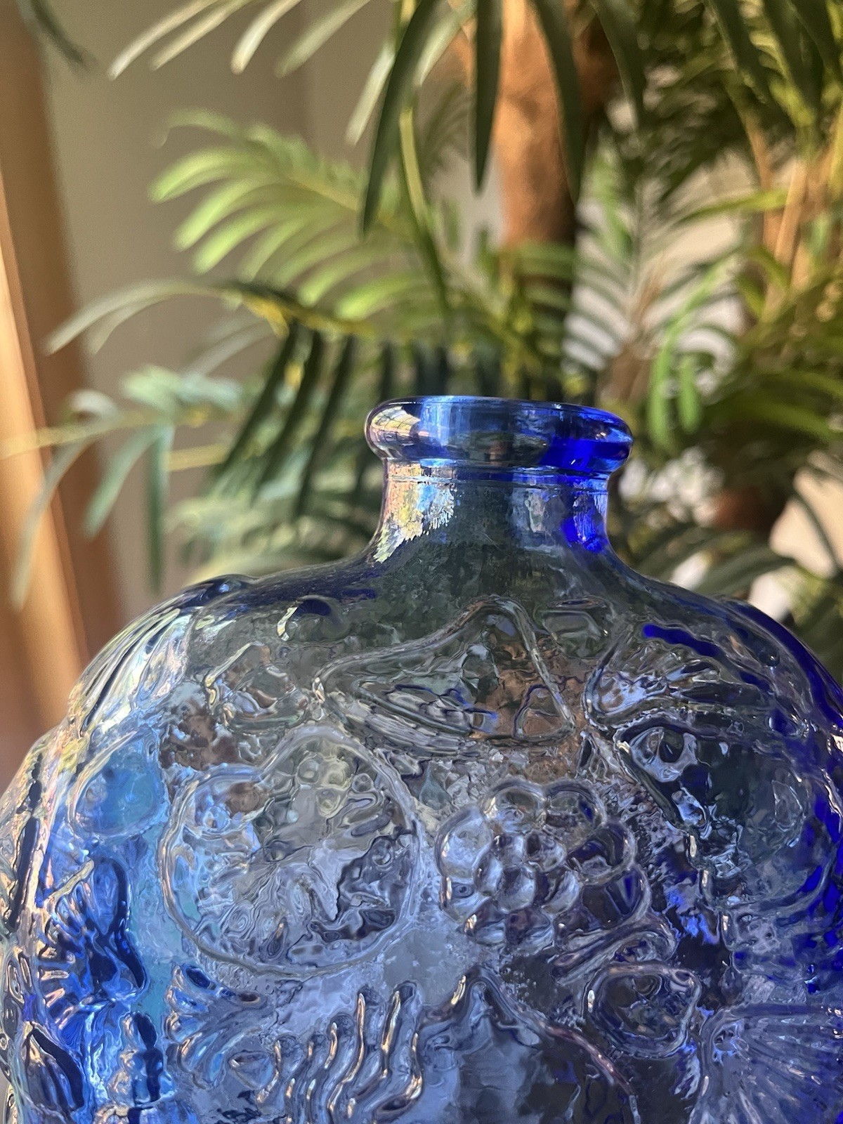 Libbey Cobalt Blue Glass Bottle Embossed Sea Shells Ocean Canada Vintage 8.5″T