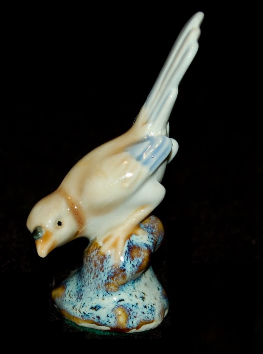 VINTAGE Bluebird Miniature Figurine Porcelain 1950’s RARE FIND!