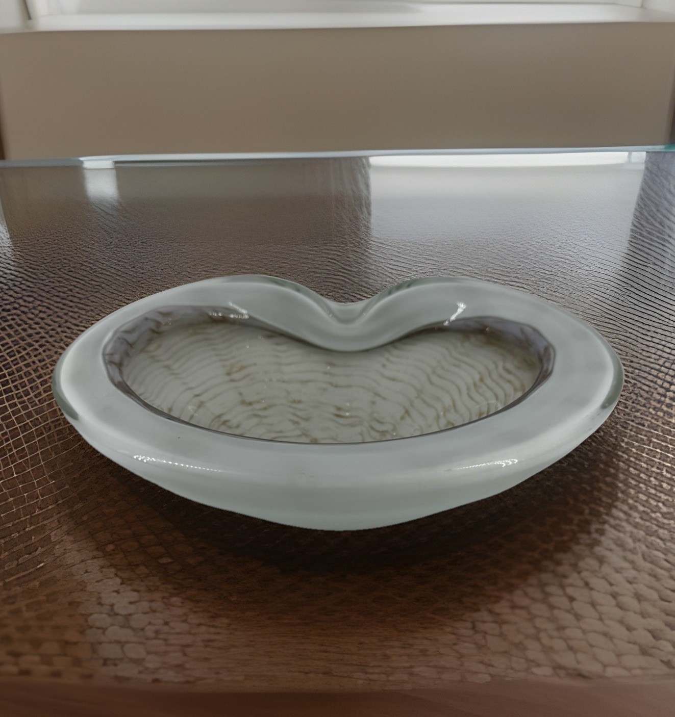 Vintage Murano Ash Tray Gold opalescent White blown glass bowl 8”x 6” ~2.5lbs.