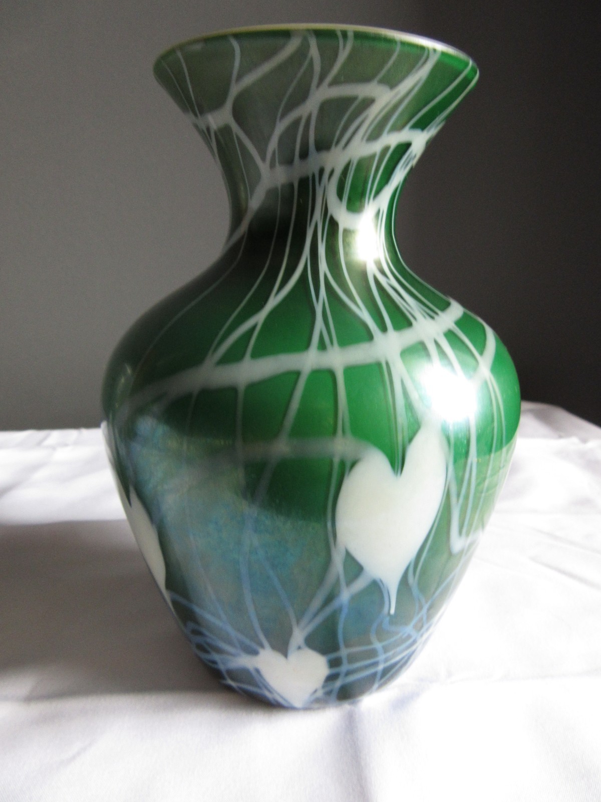 Imperial Glass Free Hand 6 1/2″ Green Vase w/ White Hearts & Vines