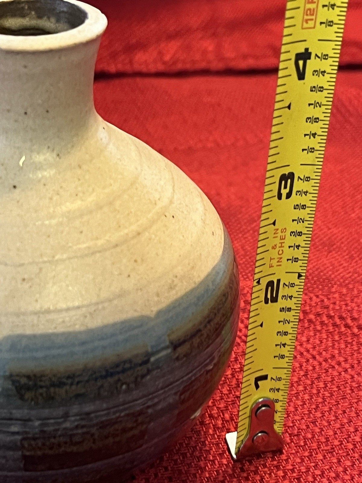 Pottery pot