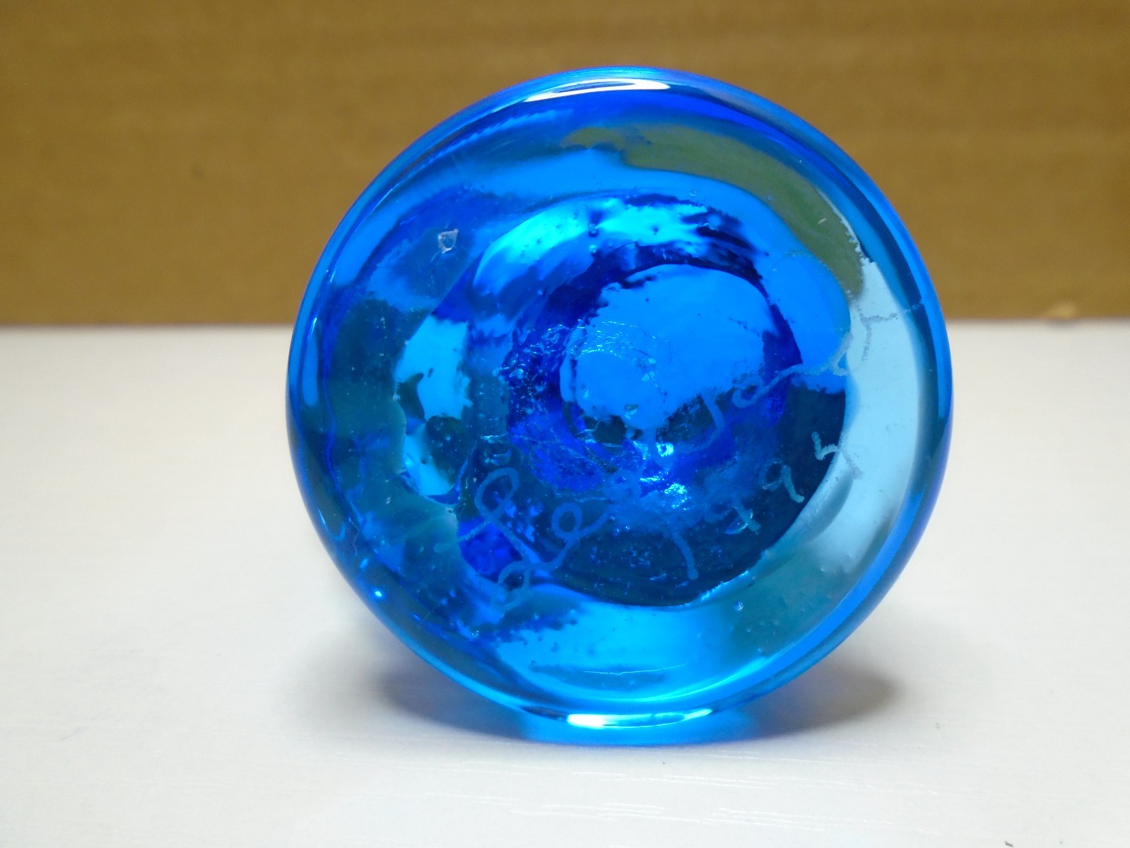 MOLDED SOLID BLUE GLASS BLUE BIRD 2.5″ X 2″ FIGURINE UNBRANDED (SF133)