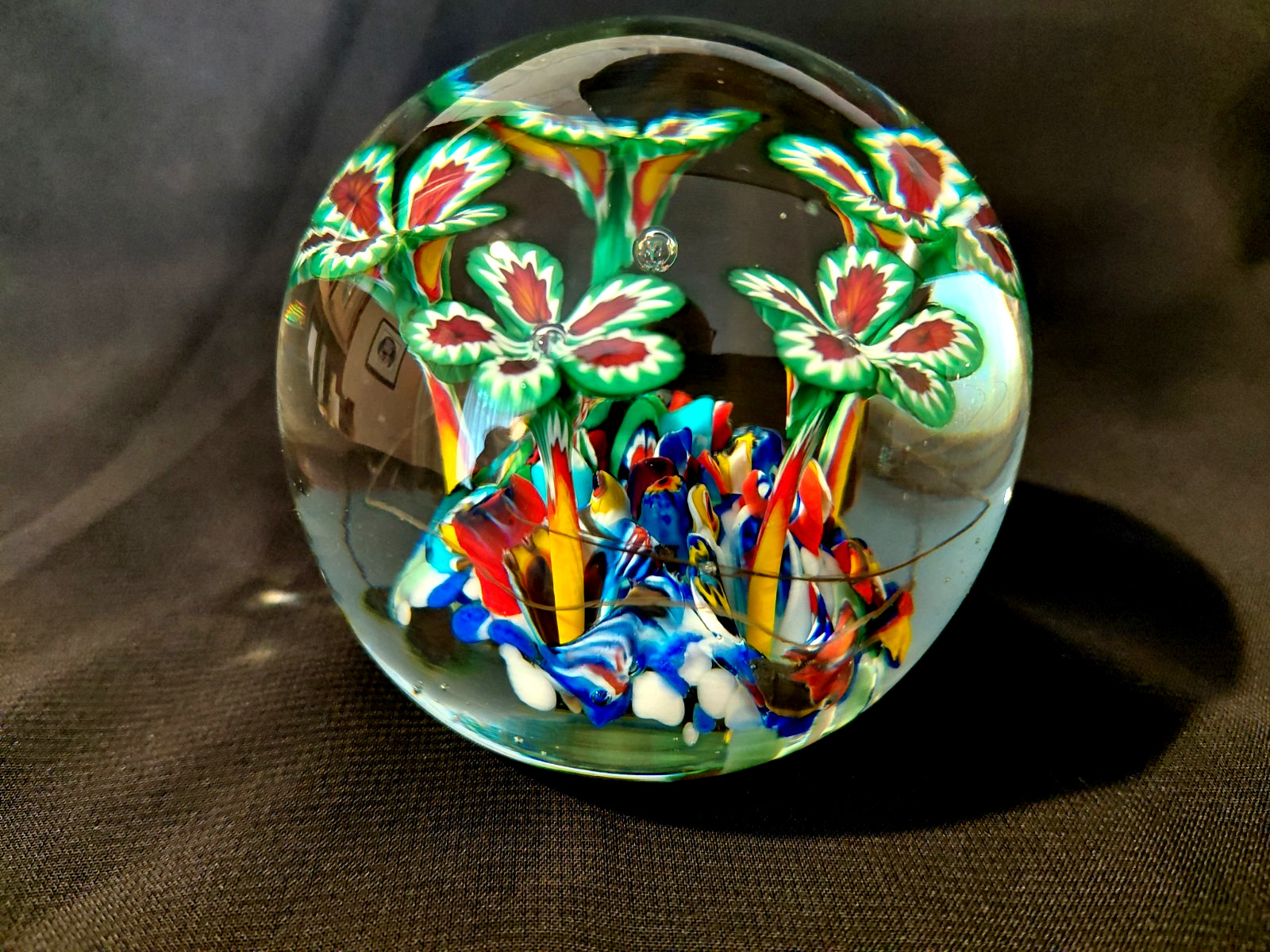 Vtg Bicentennial Stamped Floral / Sprouting Flower / Trumpet Paperweight 2 3/4″