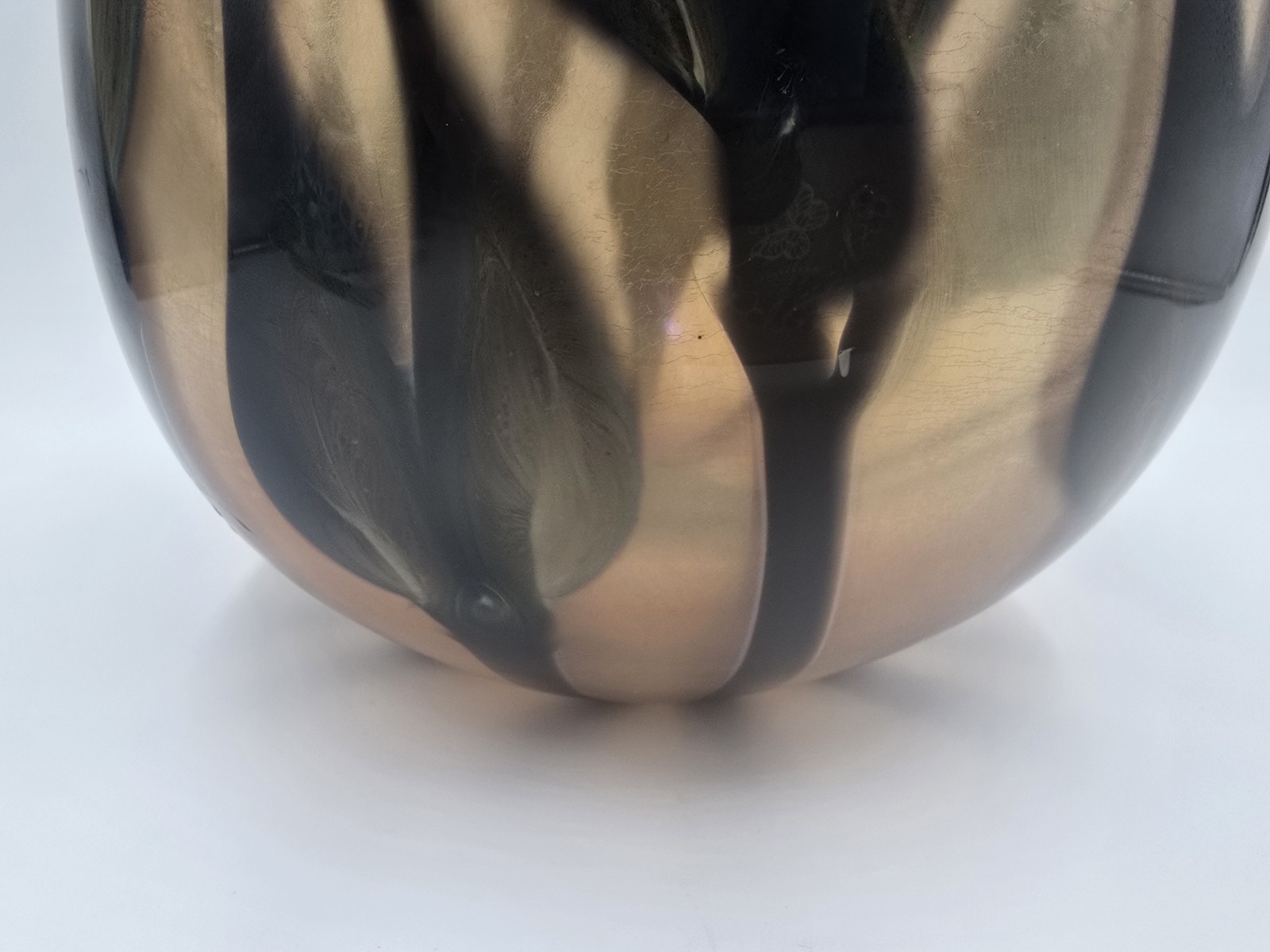 Charles Lotton 1997 Art Glass Vase Feathered Floral Halloween Colors 10″ Signed