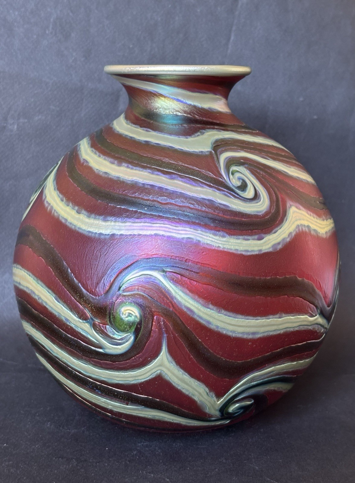 Rare Iridescent Charles Lotton 1989 King Tut Vase