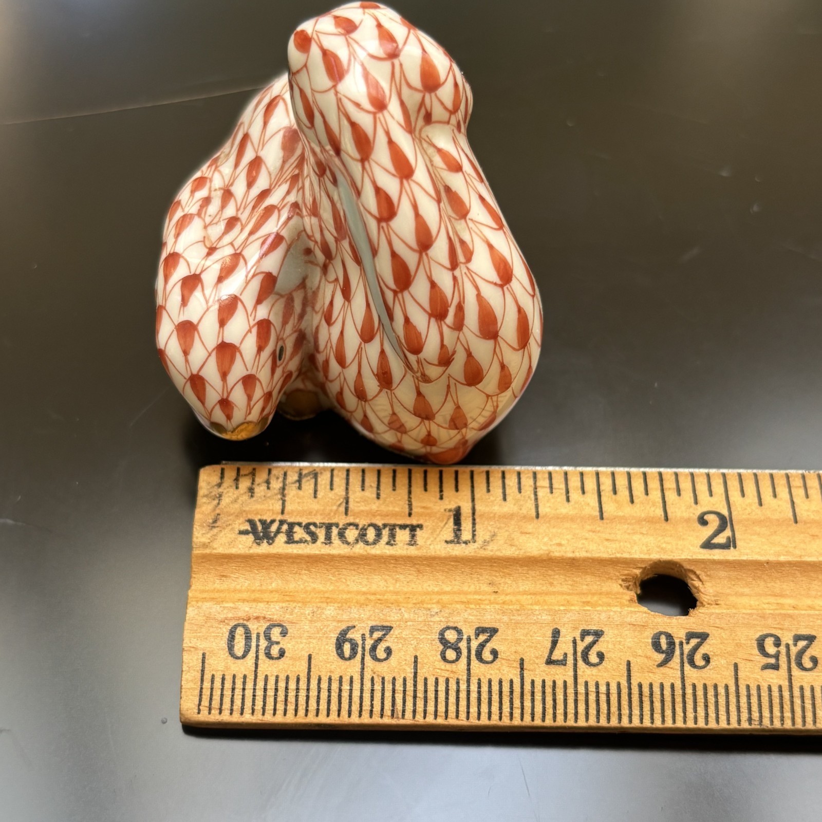 Herend Pair of Cuddling Bunny Rabbits Figurine Rust Fishnet 5324 24K Gold Accent