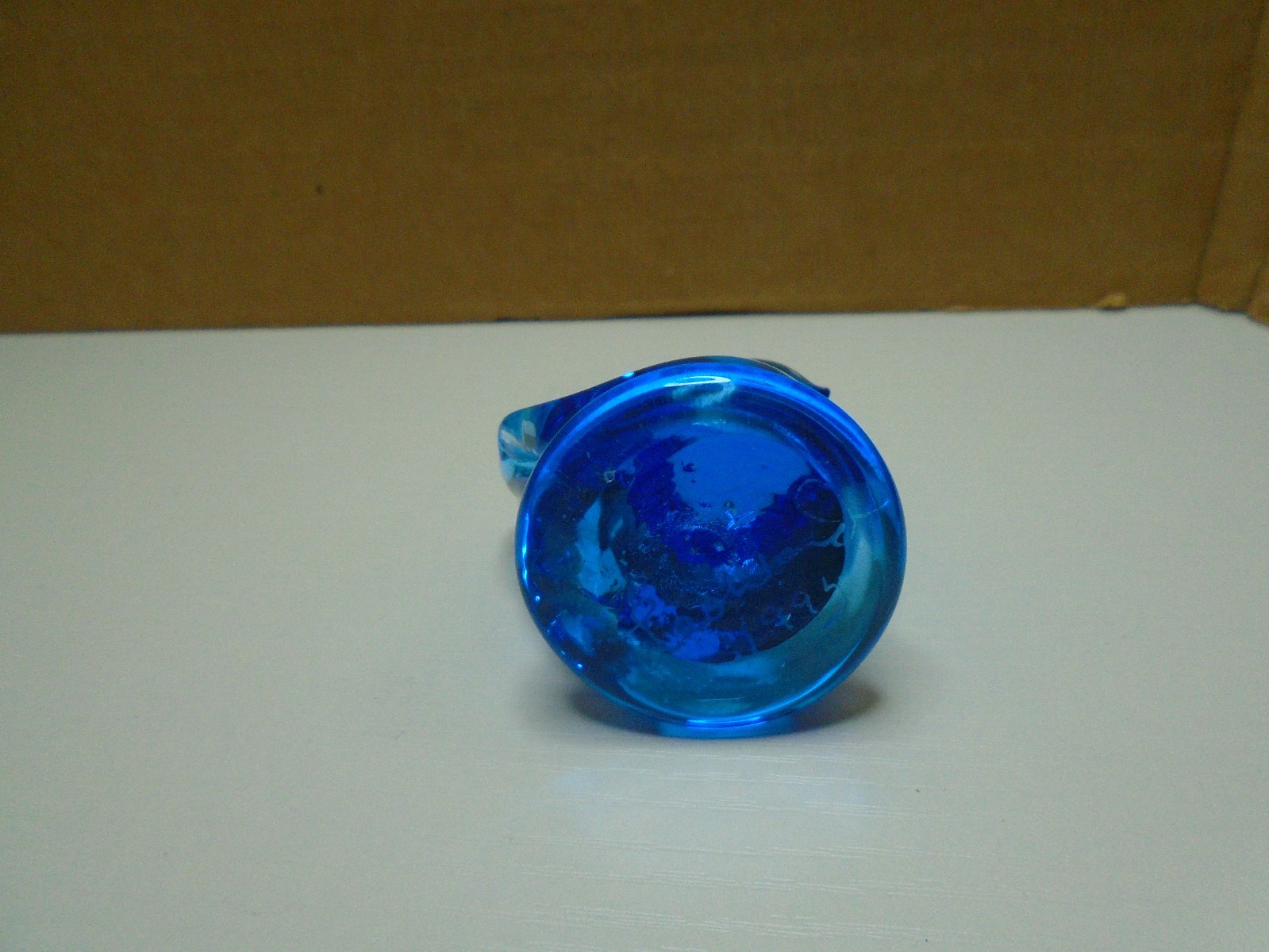 MOLDED SOLID BLUE GLASS BLUE BIRD 2.5″ X 2″ FIGURINE UNBRANDED (SF133)