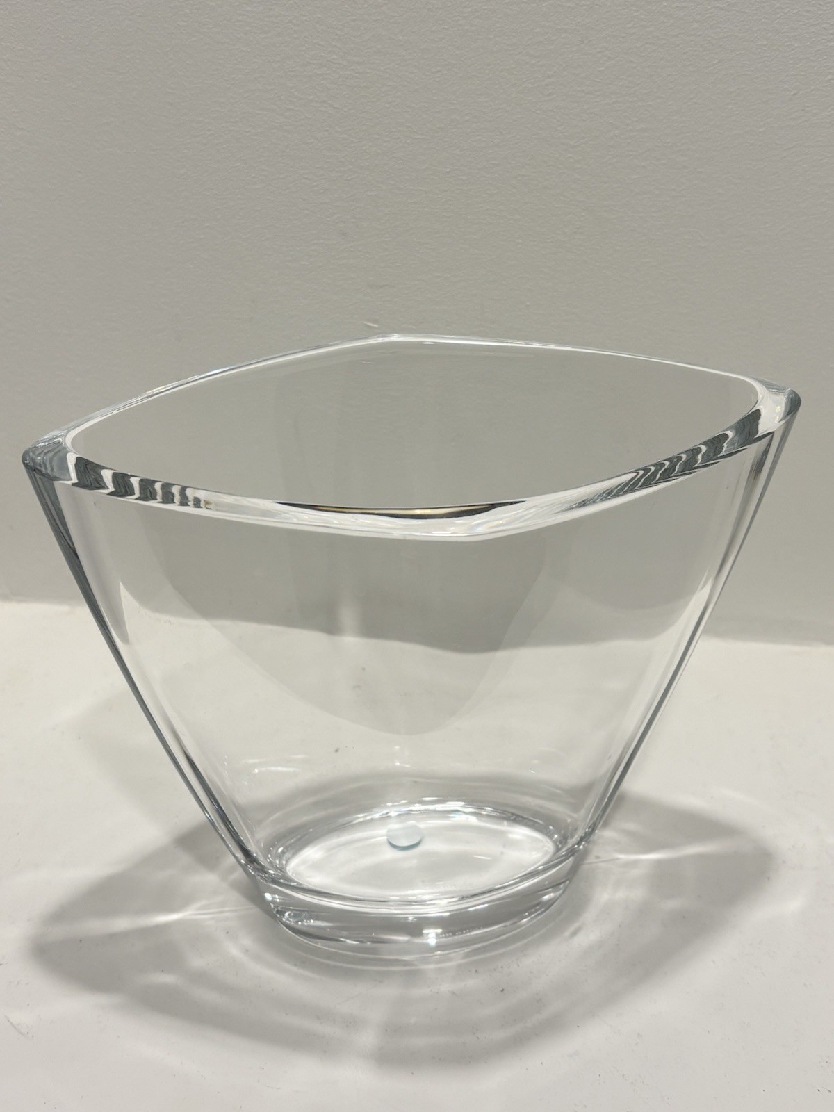 TIFFANY & CO DELTA SKYMILES VASE, Cut Lead Crystal, 7 1/2″, Made in GERMANY