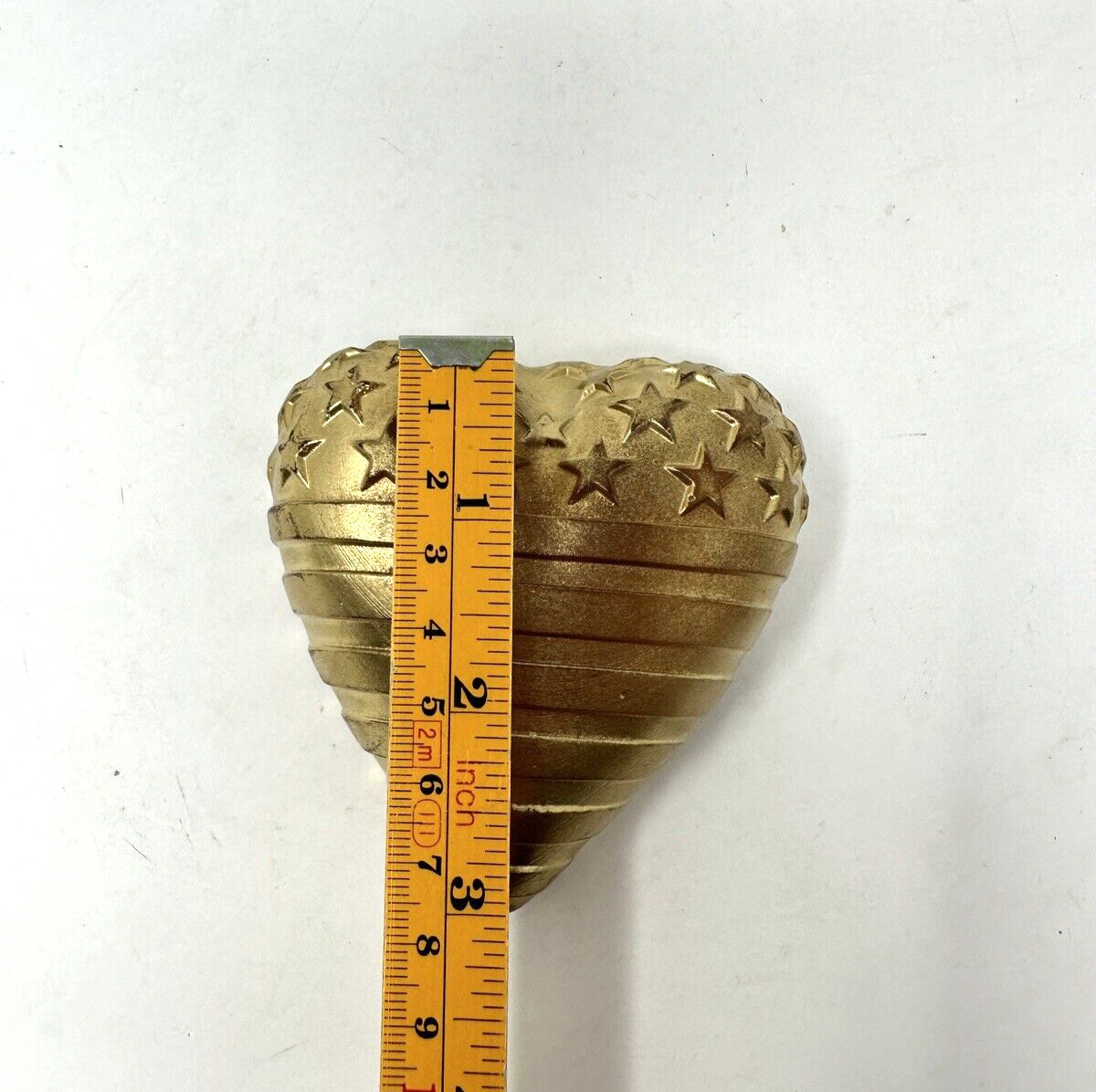 Robin Lehman Cast Art Glass Patriotic Gold Heart Paperweight 3″ Stars & Stripes