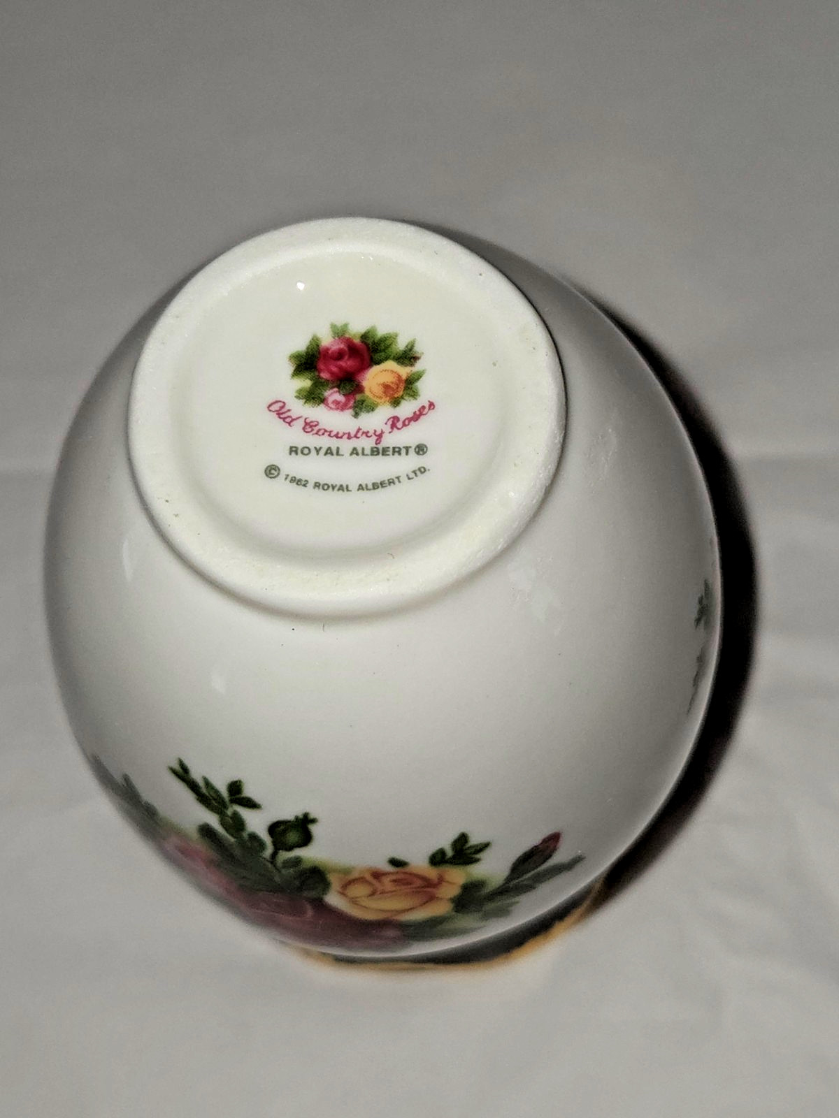 Royal Albert Old Country Roses 3.25 inch Bone China Bud Vase Ruffled Rim