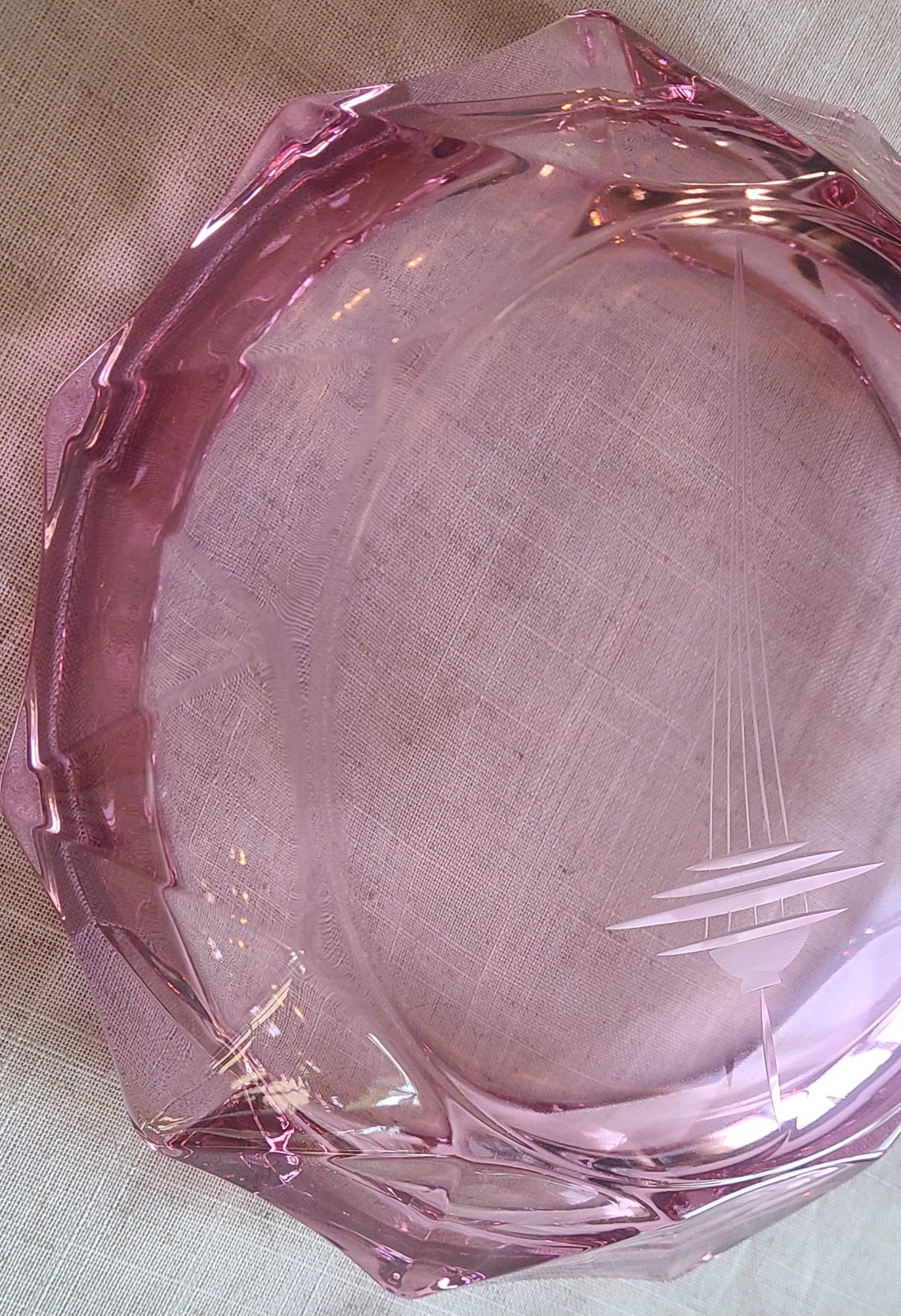 RARE Pink VIKING Glass Diamond Point Ashtray Seattle Space Needle Cut In 8.5″