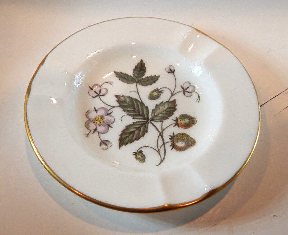 WEDGWOOD “STRAWBERRY HILL” PATTERN ASHTRAY 4 1/2″ MADE IN ENGLAND