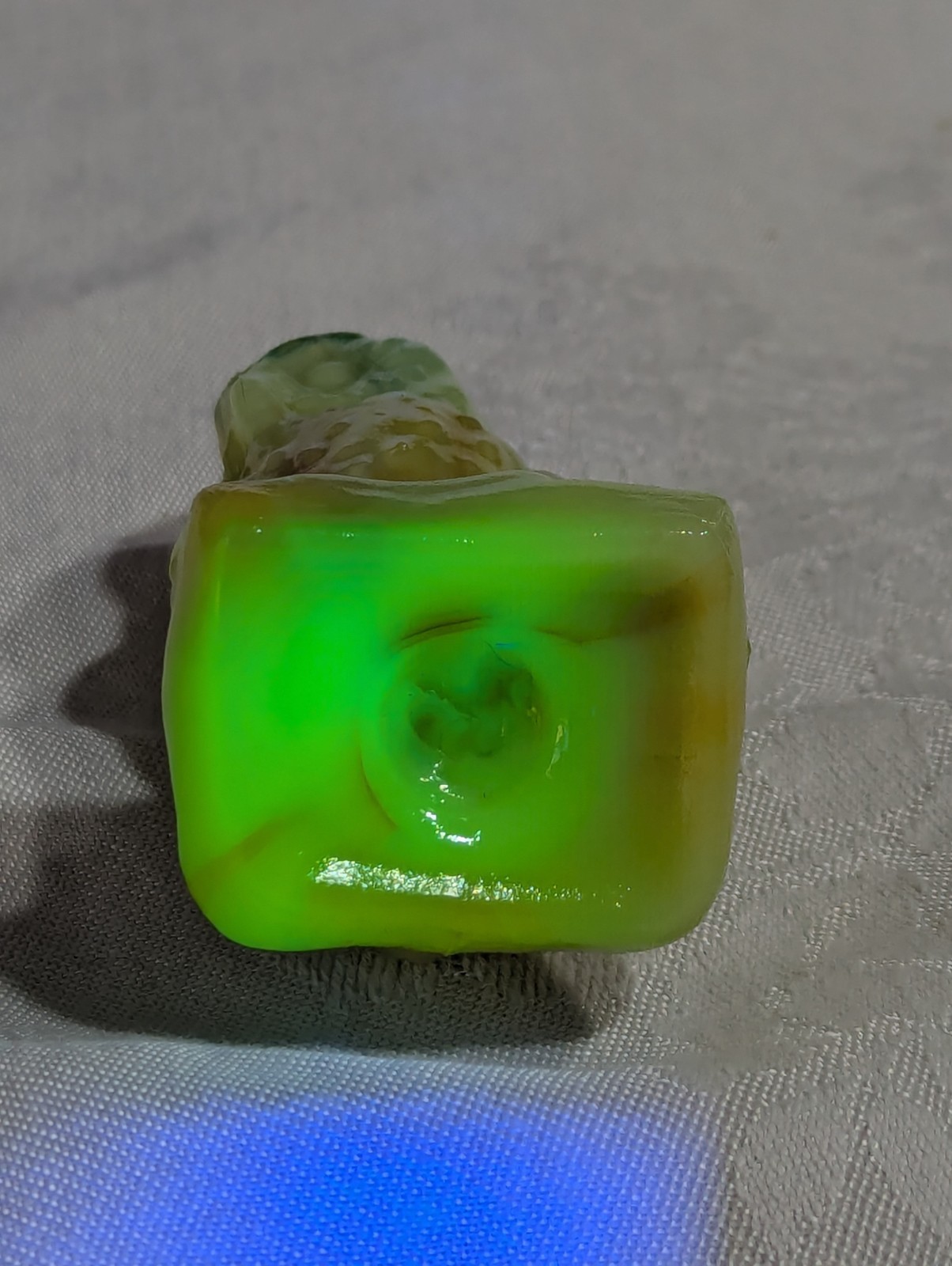 Boyd Uranium Glass Owl Figurine – Green Slag Which GLOWS – Uranium Glass