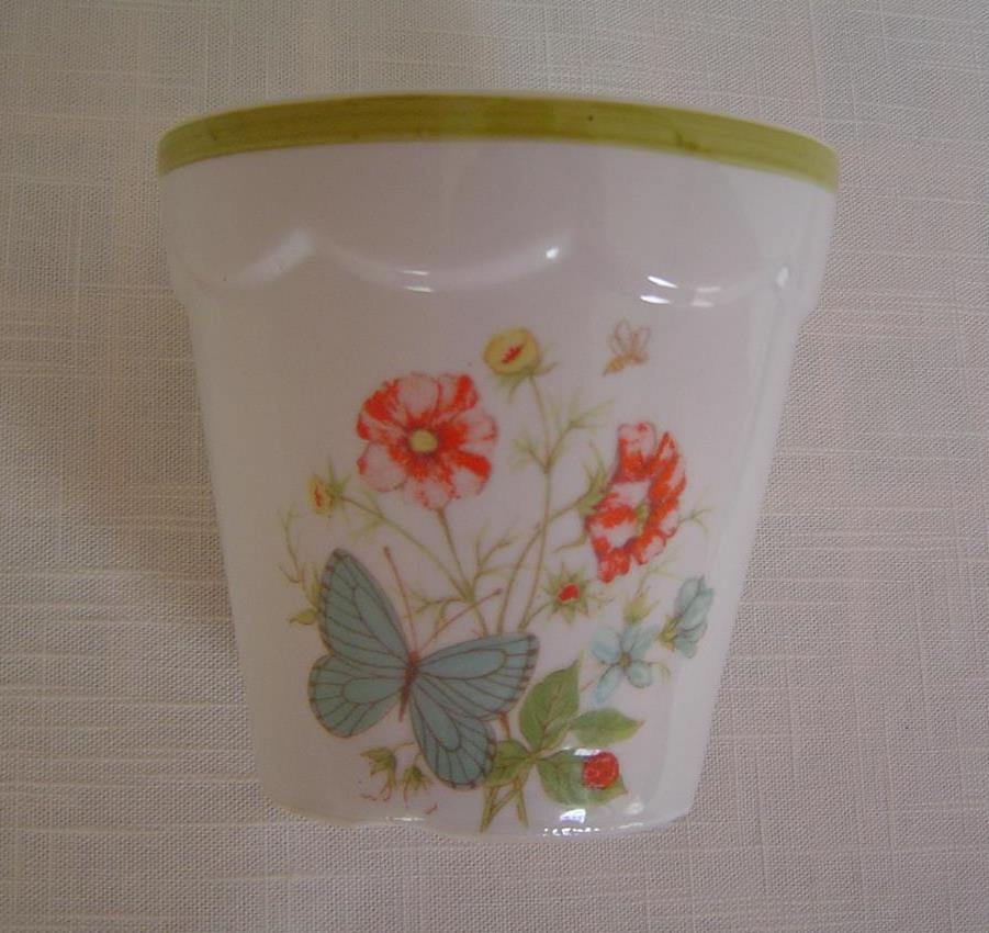 Vtg Stoneware Flowerpot w Saucer WILD FLOWERS & BUTTERFLY 4″ T Numbered # C-3136