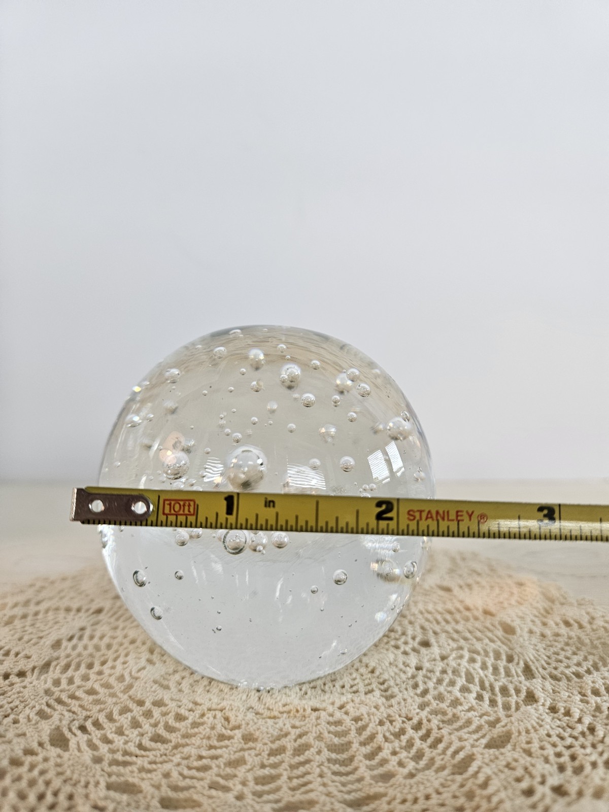 VTG Clear Controlled Bubble Paperweight Art Glass Sphere Ball. Freestanding 2.5″