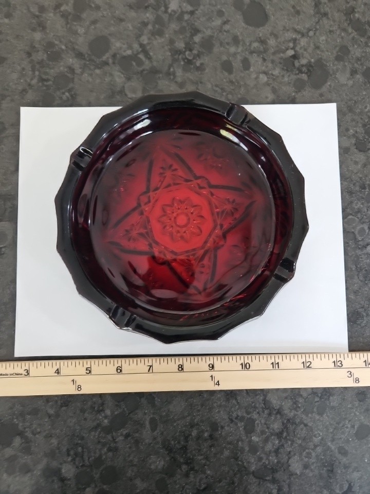 VINTAGE Ruby Red Pressed Glass Round Ashtray Starburst Floral Pattern 8 in