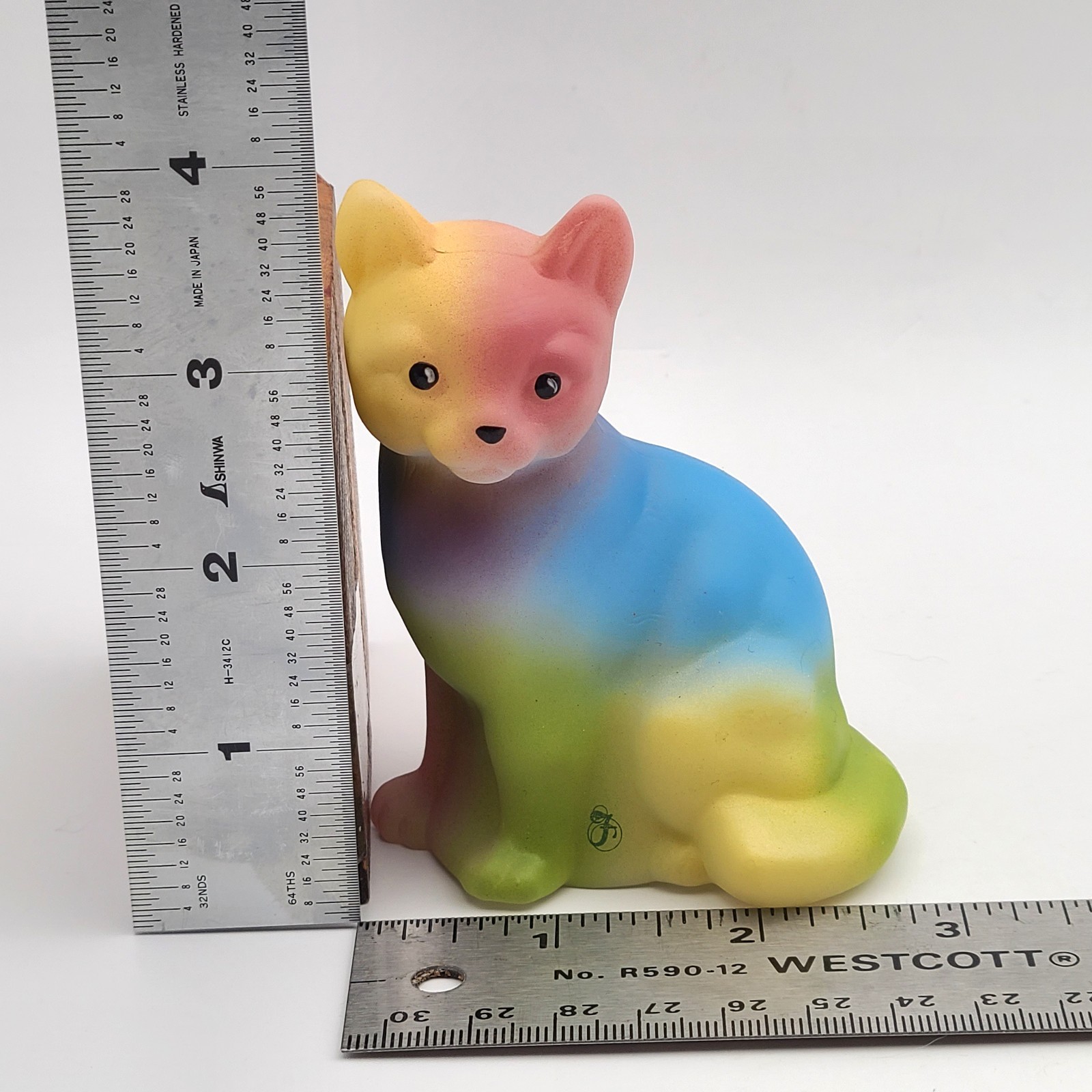 Fenton Vintage Carolyn’s Collectibles Tie Dye Sitting Cat S. Davis FREE SHIPPING