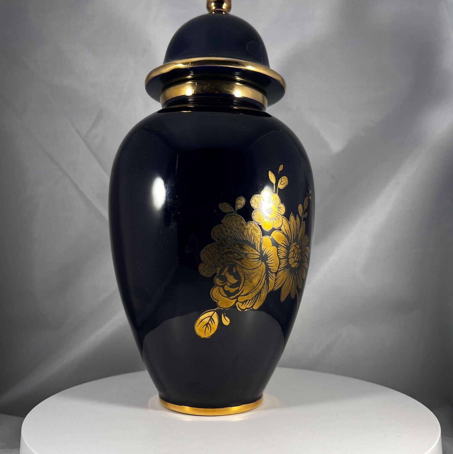 Vintage Woulind Chile Porcelain Vase 10″ Cobalt Blue Gold Flowers Ginger Jar Urn