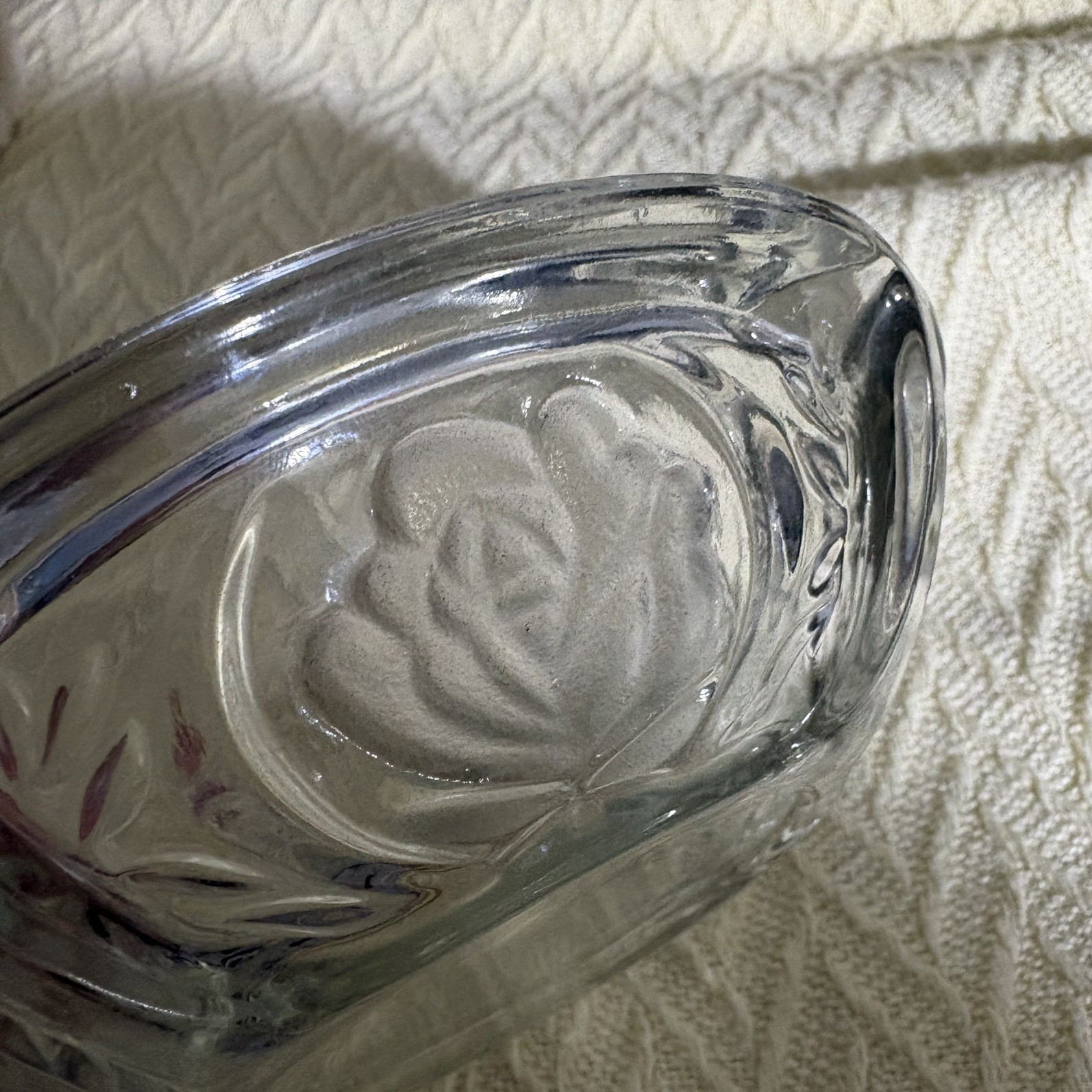 Vintage KIG INDONESIA 6″ Clear Heavy Glass 4 Slot Ashtray with Embossed Roses