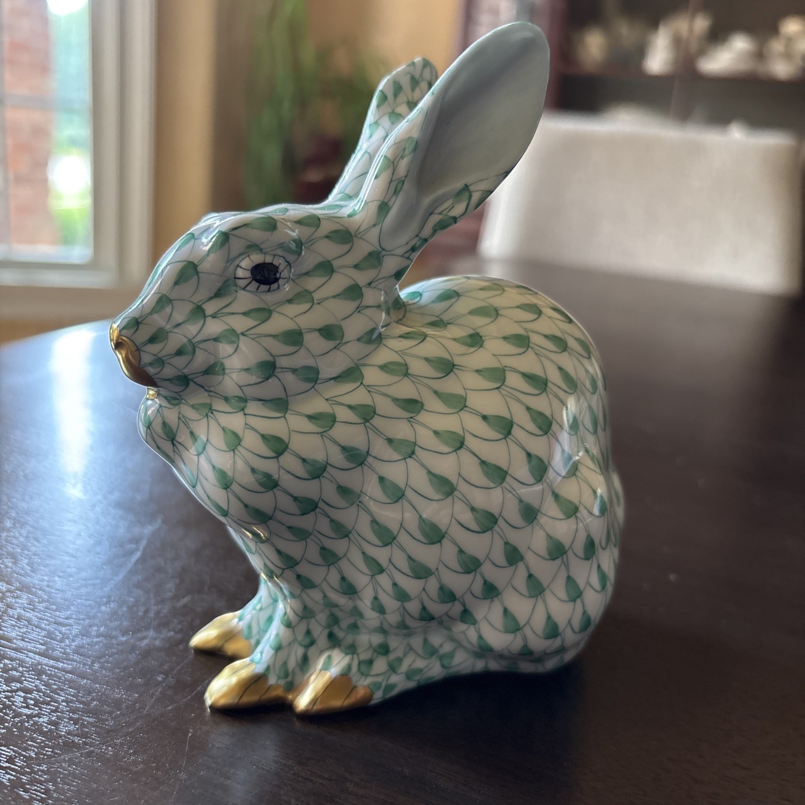 Herend Bunny / Rabbit Sitting Figurine 15305 – Green Fishnet Excellent Cond