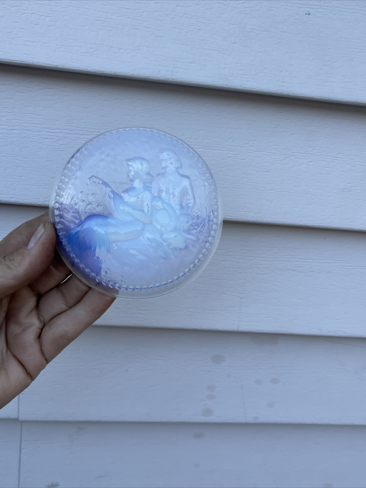 Vintage French Art Deco opalescent glass powder cover