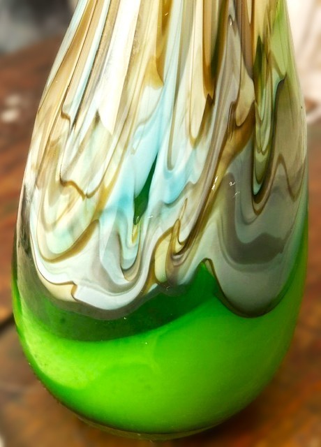 VINTAGE MURANO-STYLE ART GLASS GREEN PSYCHEDELIC LONG-NECKED VASE- 23″ HEIGHT