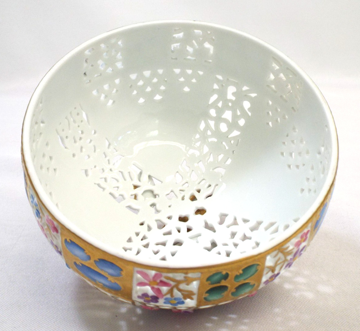 Herend Reticulated #6209 Bonbonniere Openwork Basket Lid Only Gold Rose Finial