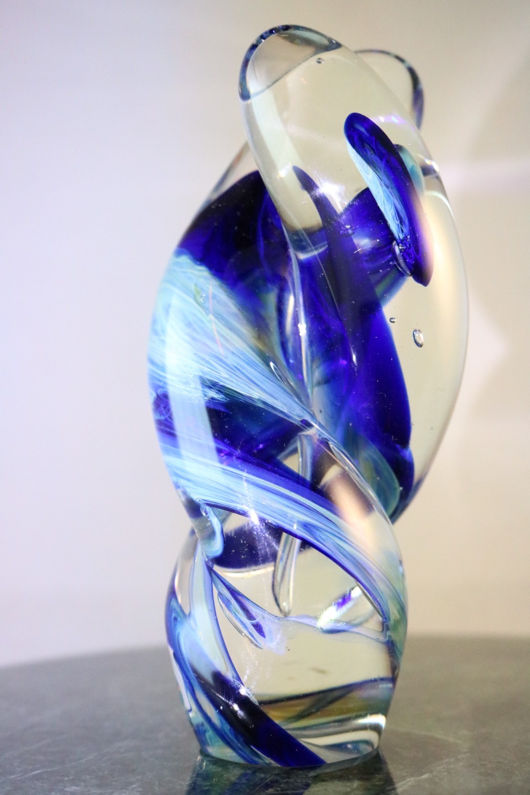 SIGNED ERIC KVARNES Studio Art Glass “Lovers” Sculpture Double Twist Blue Swirl