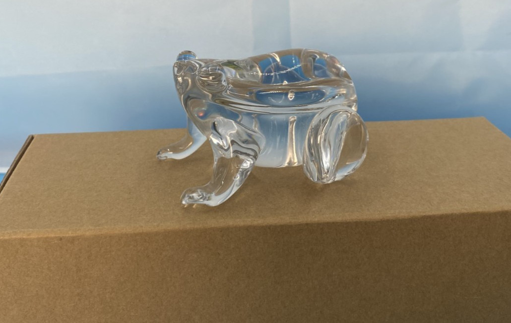 Crystal Art Glass Frog Figurine / Paperweight 3” Long