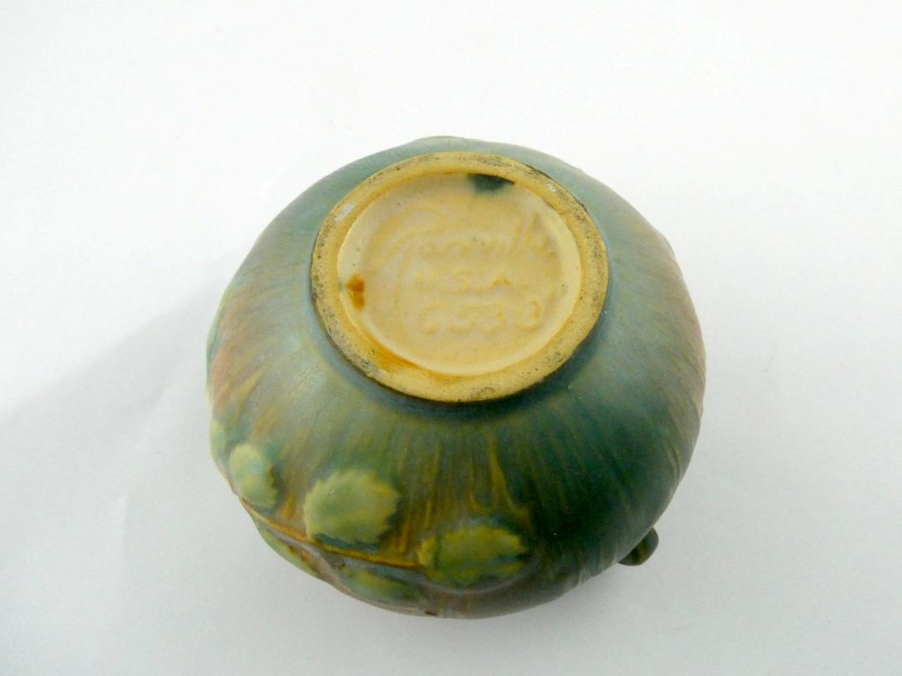 Roseville WHITE ROSE Brown Terra Cotta and Green 3.25 Inch Height Jardiniere VGC
