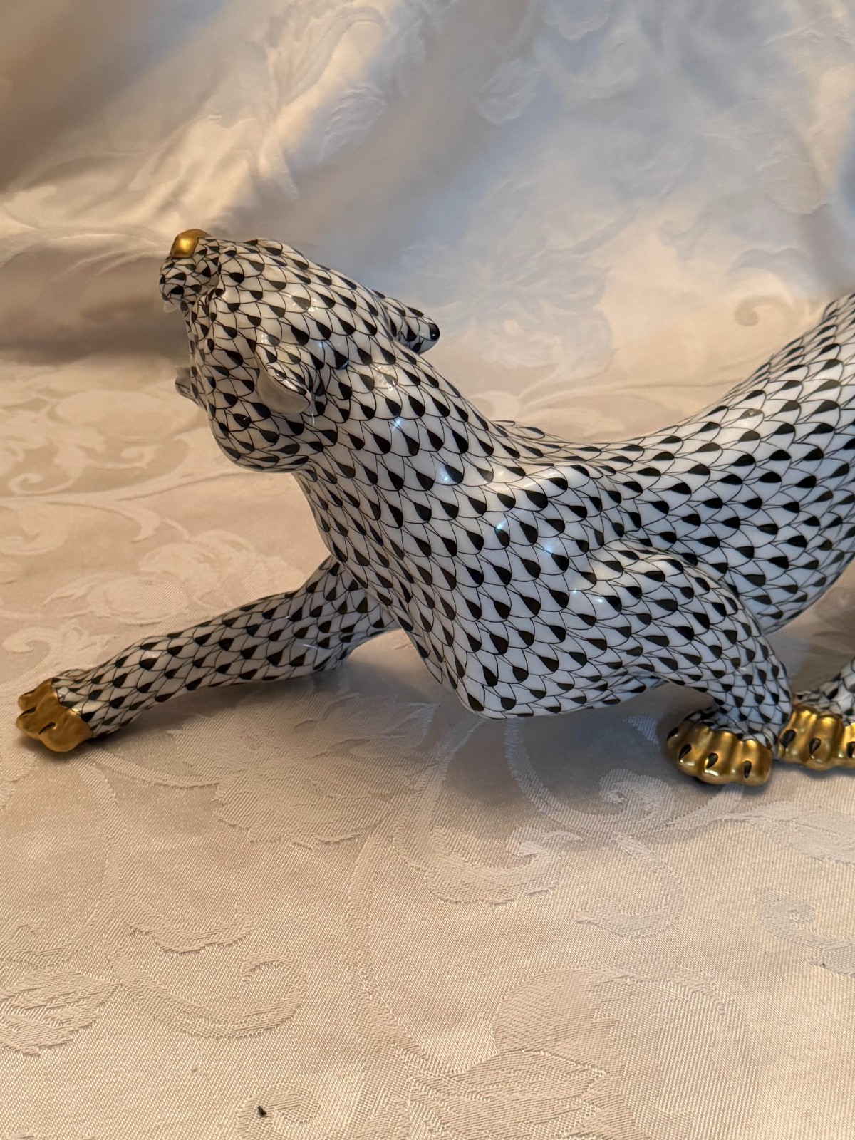 RARE MAJESTIC 17INC LONG HEREND HUNGARY PORCELAIN FISH NET PANTHER FIGURE