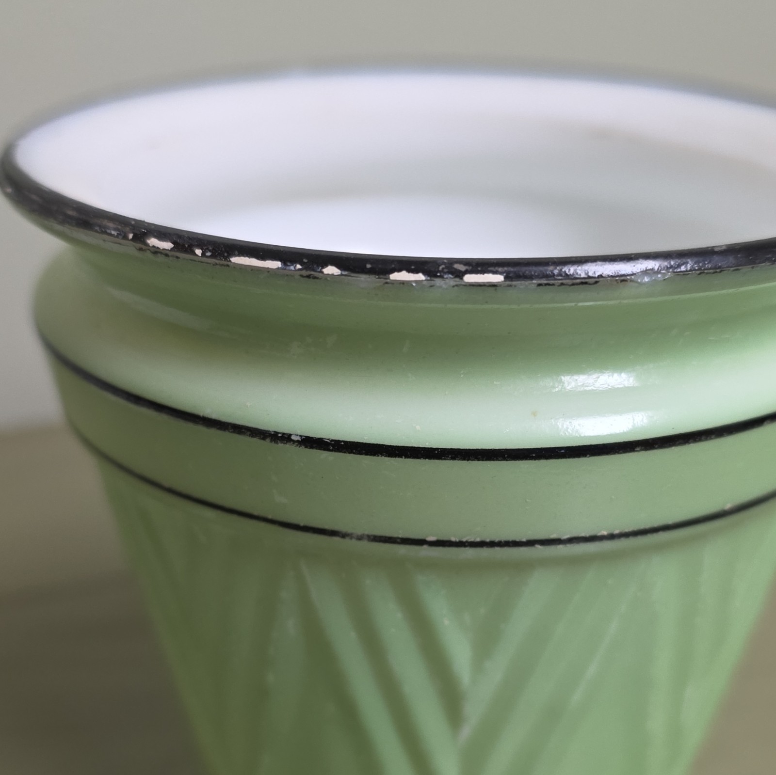 Mid 20th C Green Enamel Metal Round Planter Pot, White Interior, 5 in Tall