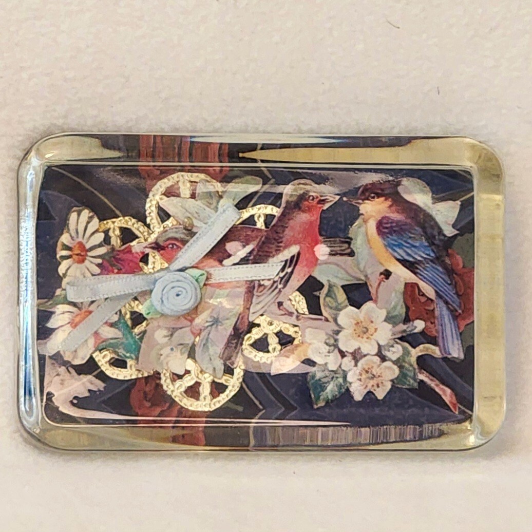 Vtg Glass Floral/Bird Paperweight 4-1/4″ x 3″ w/Green Felt Backing